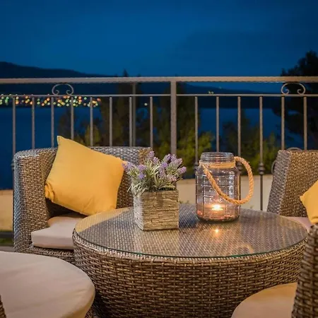 Beachfront Noa With Heated Pool Pridraga