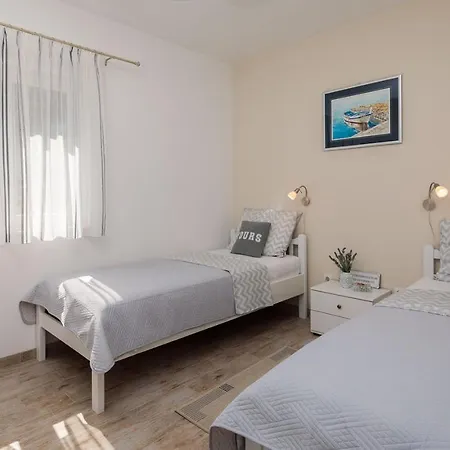 Beachfront Noa With Heated Pool