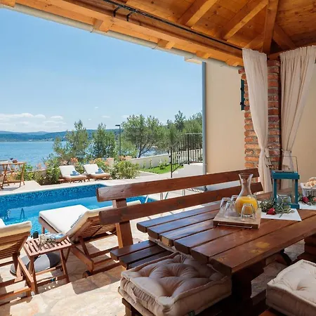 Beachfront Noa With Heated Pool * Pridraga