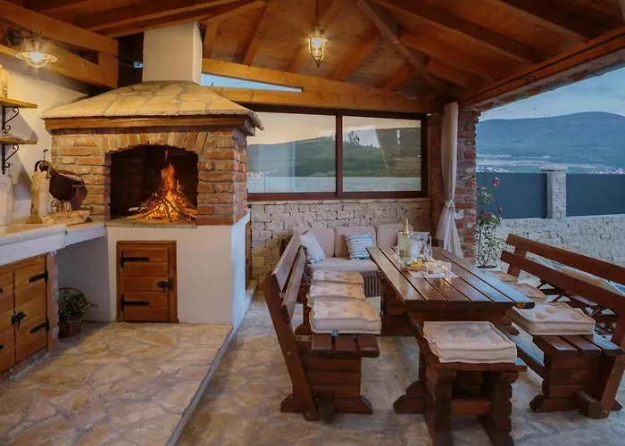 Beachfront Noa With Heated Pool