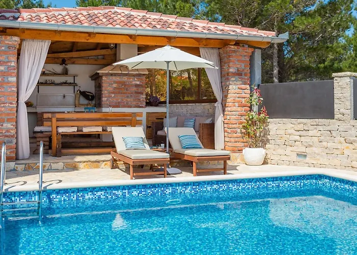 Вилла Beachfront Noa With Heated Pool Pridraga