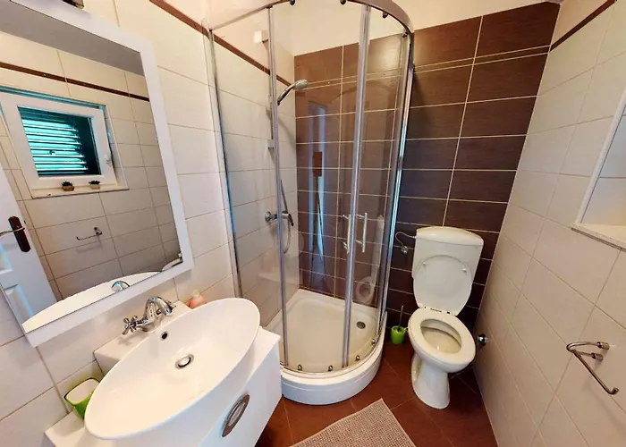 Beachfront Noa With Heated Pool Вилла Pridraga