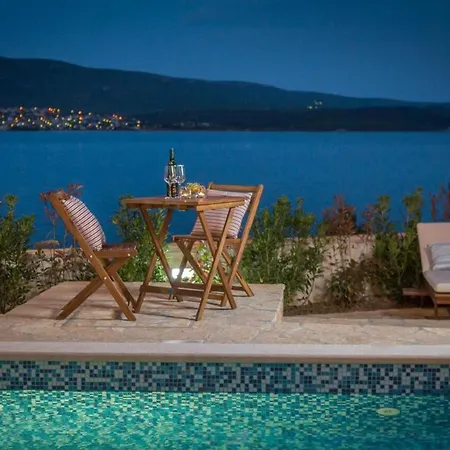 Villa Beachfront Noa With Heated Pool