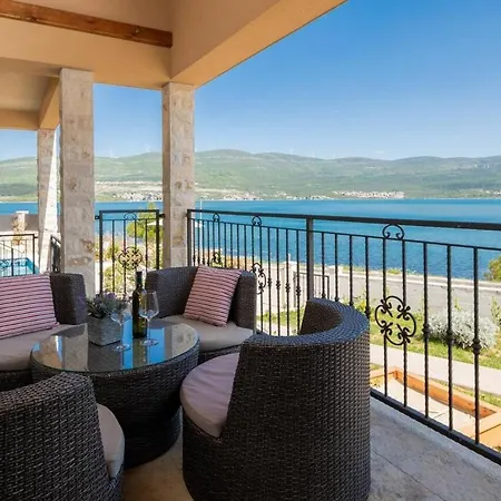 Villa Beachfront Noa With Heated Pool