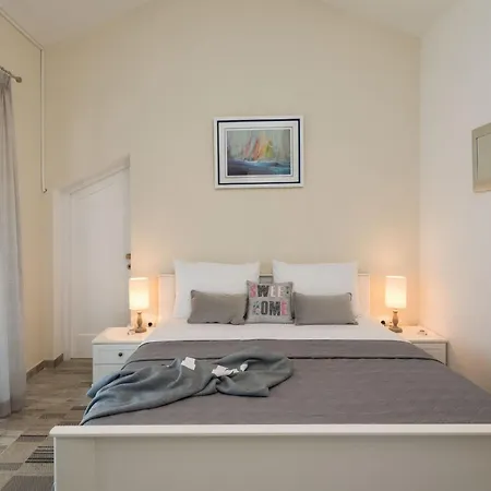 וילה Beachfront Noa With Heated Pool