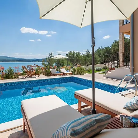 Beachfront Noa With Heated Pool