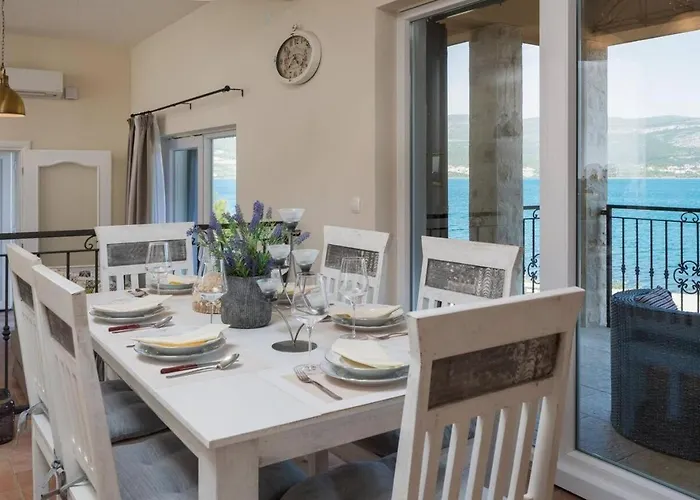 Willa Beachfront Noa With Heated Pool Pridraga