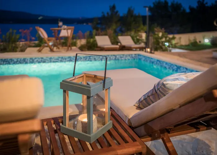 Beachfront Noa With Heated Pool *