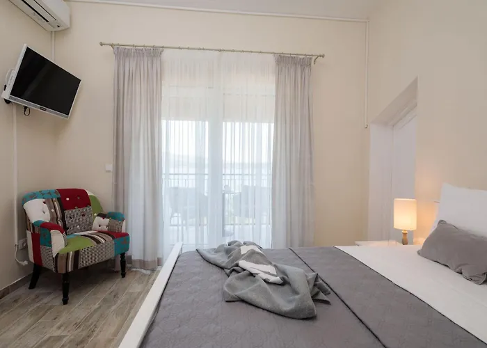 Beachfront Noa With Heated Pool Vila