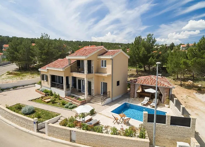 Willa Beachfront Noa With Heated Pool Pridraga