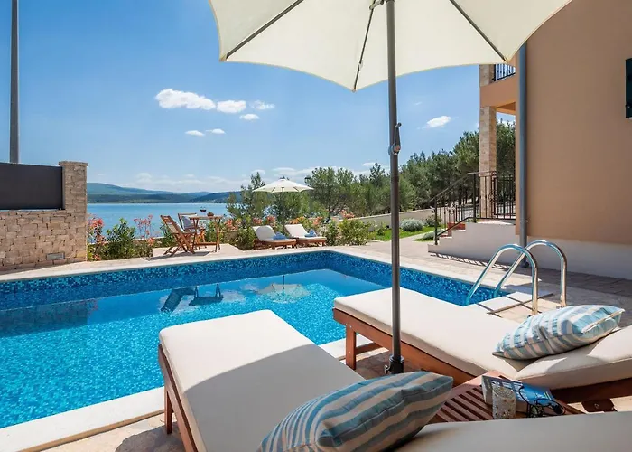 Beachfront Noa With Heated Pool